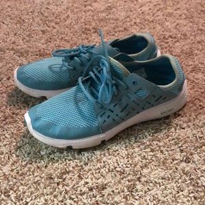 Sperry water tennis shoes